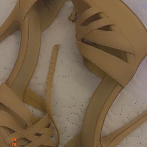 Size 11 shoes - Picture 1 of 9